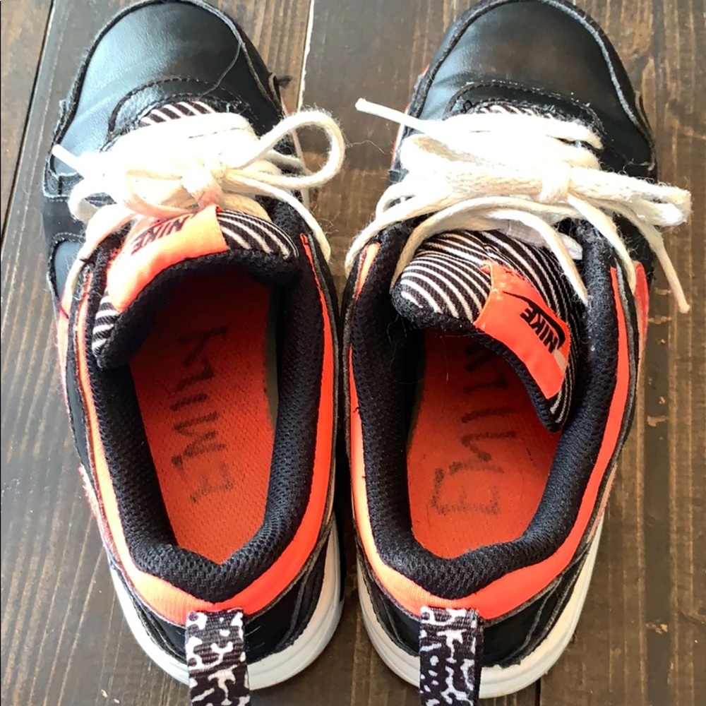 🖤💕 Nikes 💕🖤 - Picture 5 of 8